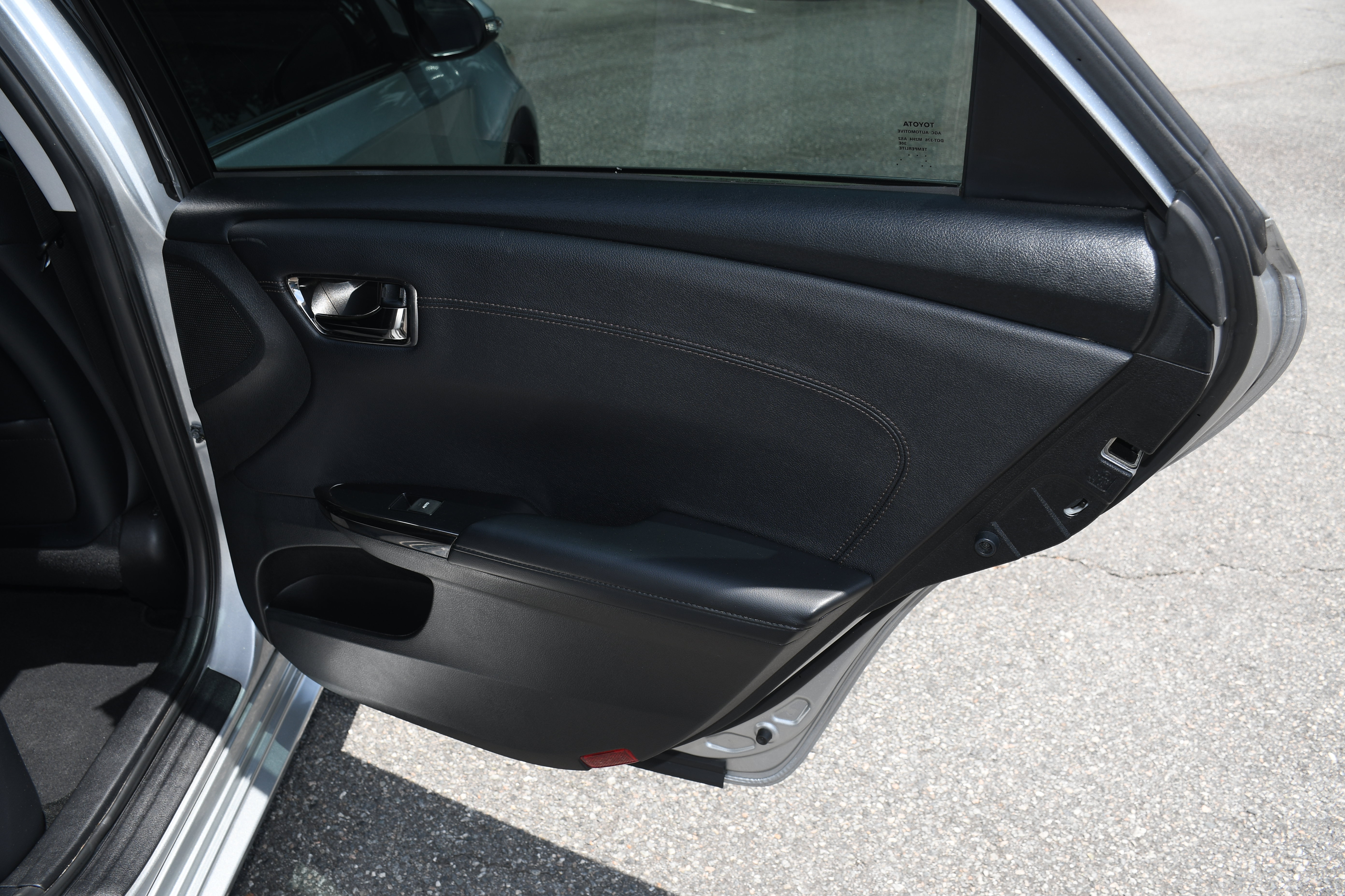 Used 2018 Toyota Avalon XLE FWD image 19