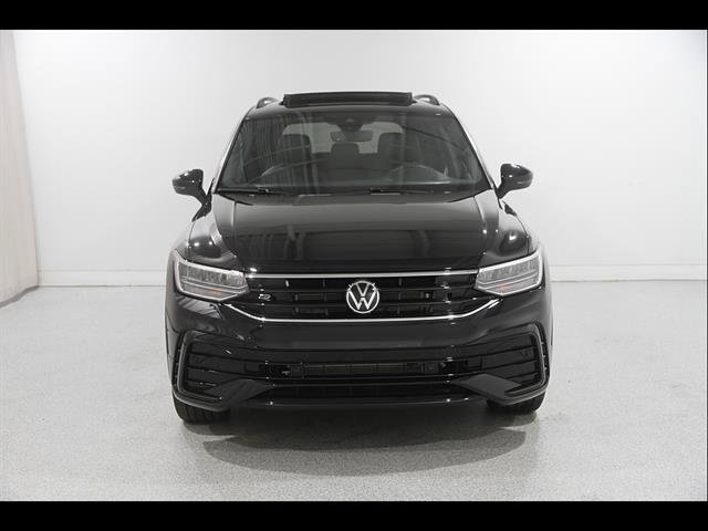 Certified 2024 Volkswagen Tiguan SE R-Line AWD/4WD image 2