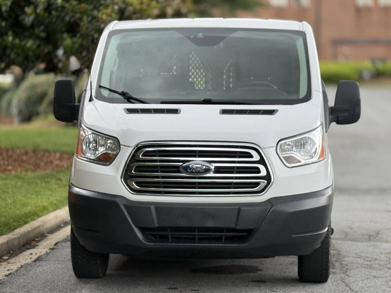 Used 2018 Ford Transit 250 130 Low Roof w/ Exterior Upgrade Package RWD image 4