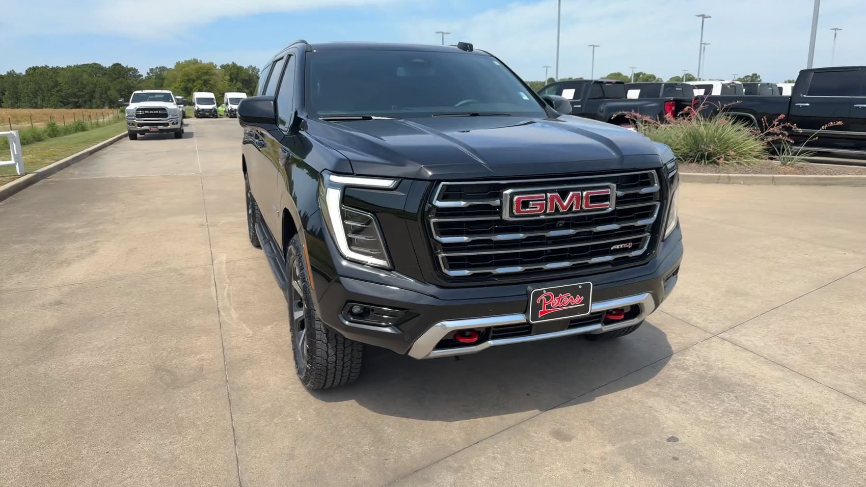 Used 2026 GMC Yukon XL AT4 AWD/4WD image 4
