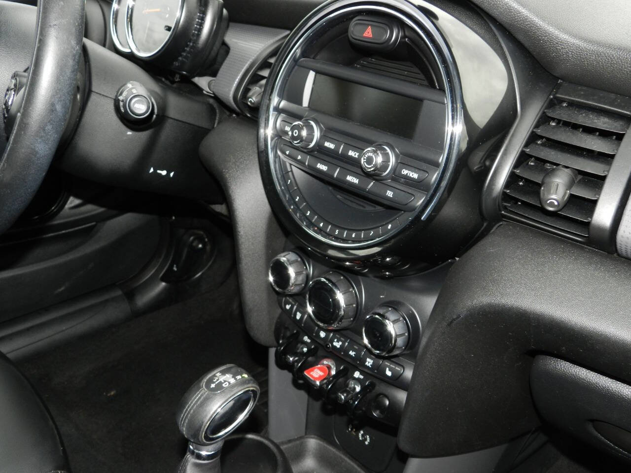 Used 2015 MINI Cooper 2-Door Hardtop w/ Cold Weather Package image 15