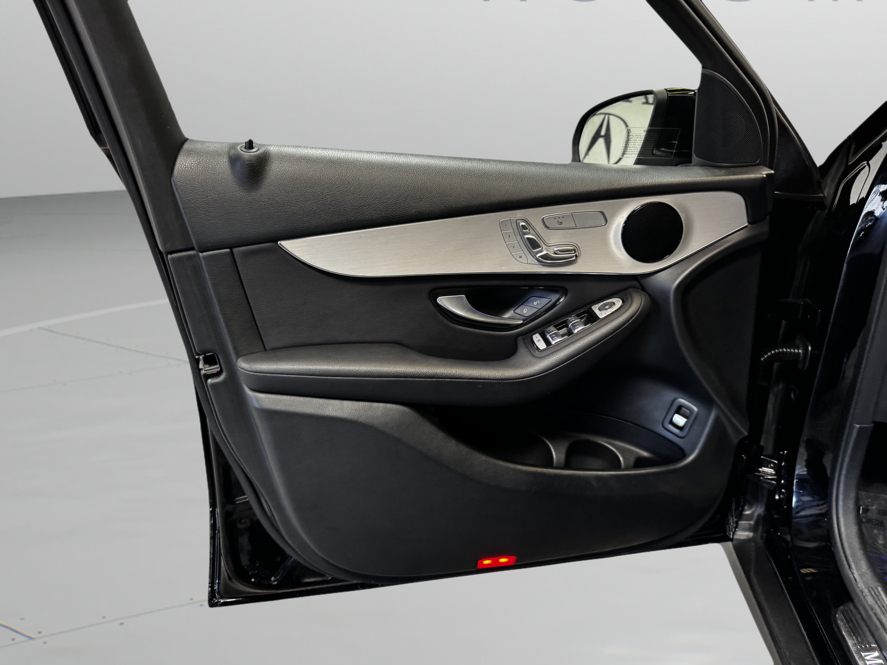 Used 2021 Mercedes-Benz GLC 300 image 13