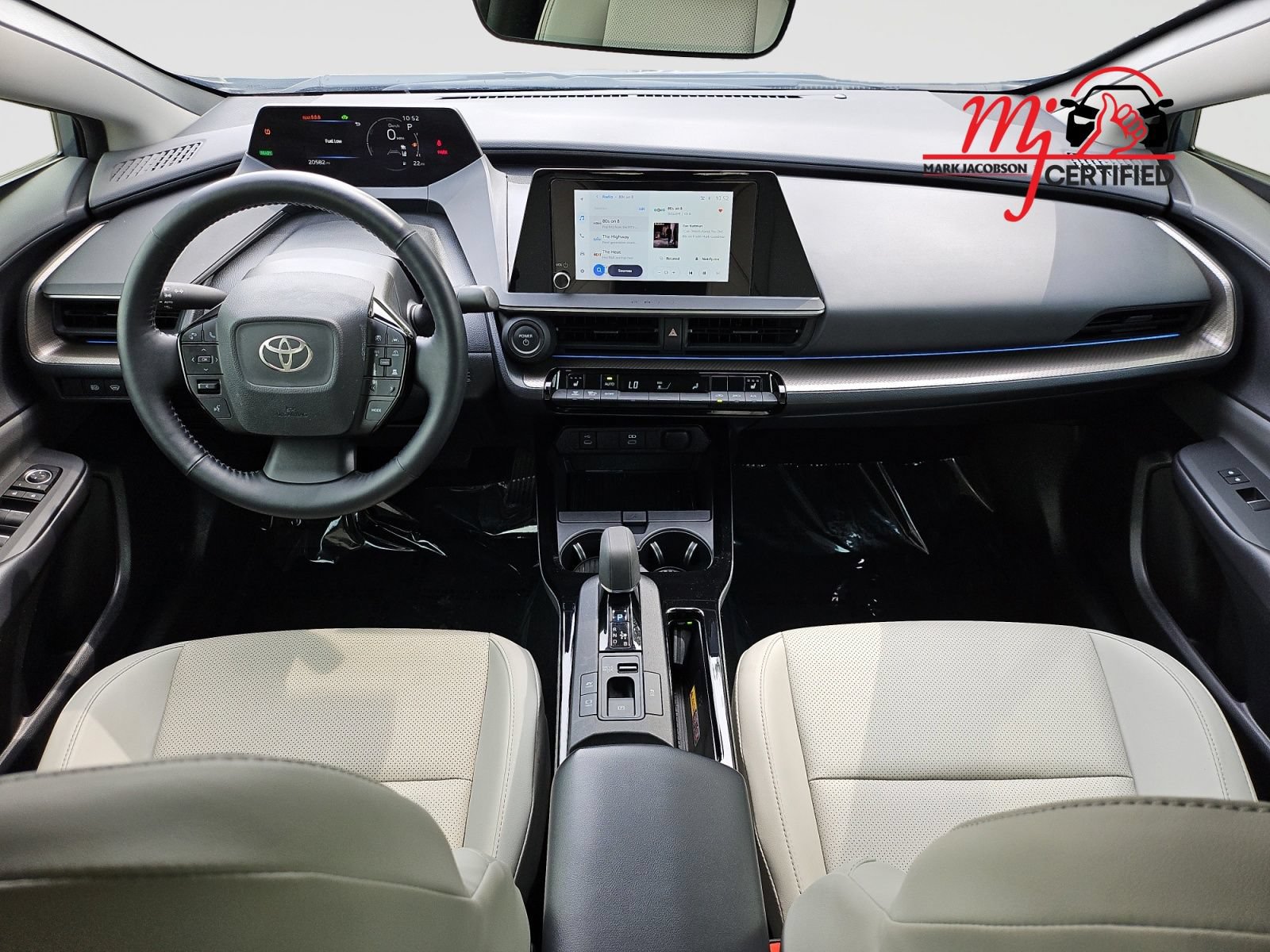 Used 2024 Toyota Prius XLE FWD image 16