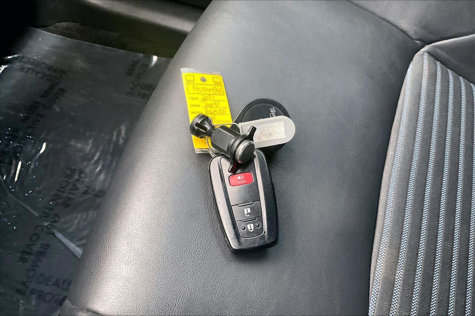 Used 2021 Toyota RAV4 XSE AWD/4WD image 15