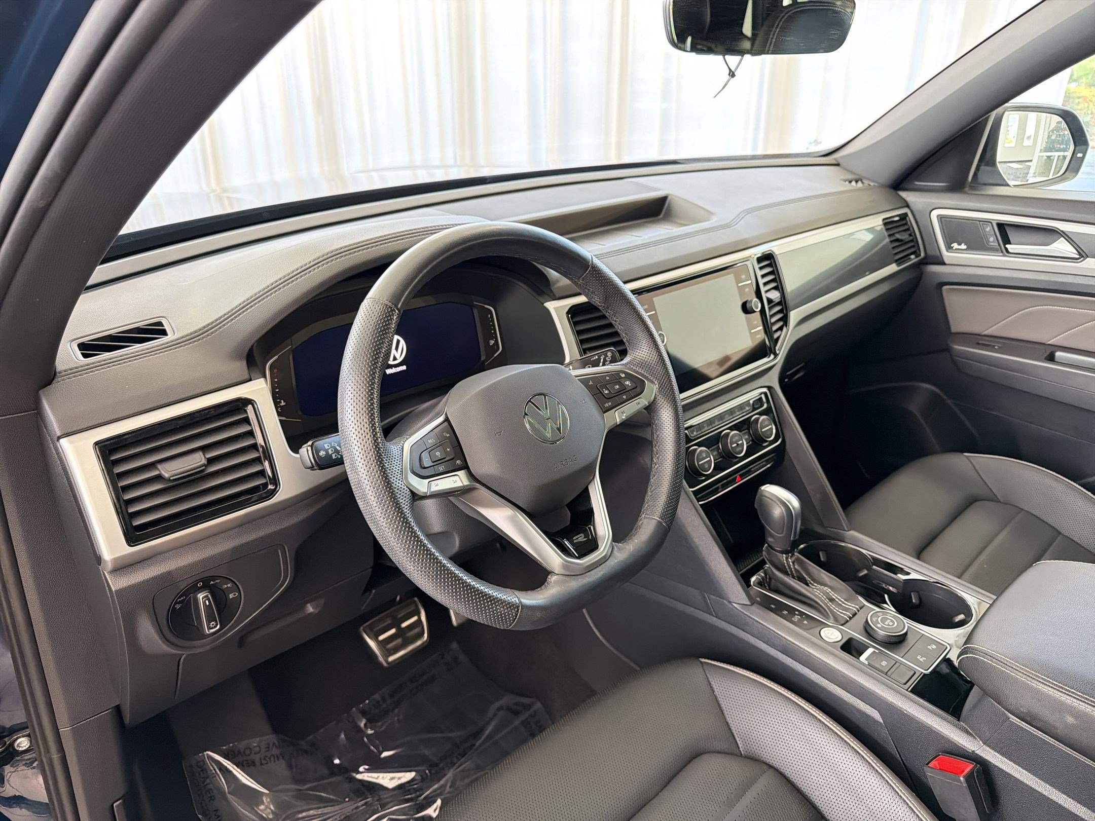 Used 2023 Volkswagen Atlas Cross Sport SEL Premium R-Line image 4