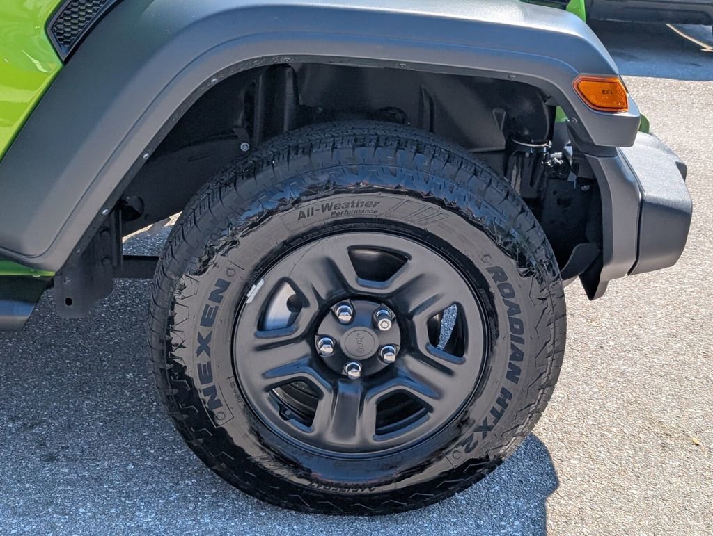 Used 2025 Jeep Wrangler Sport image 9