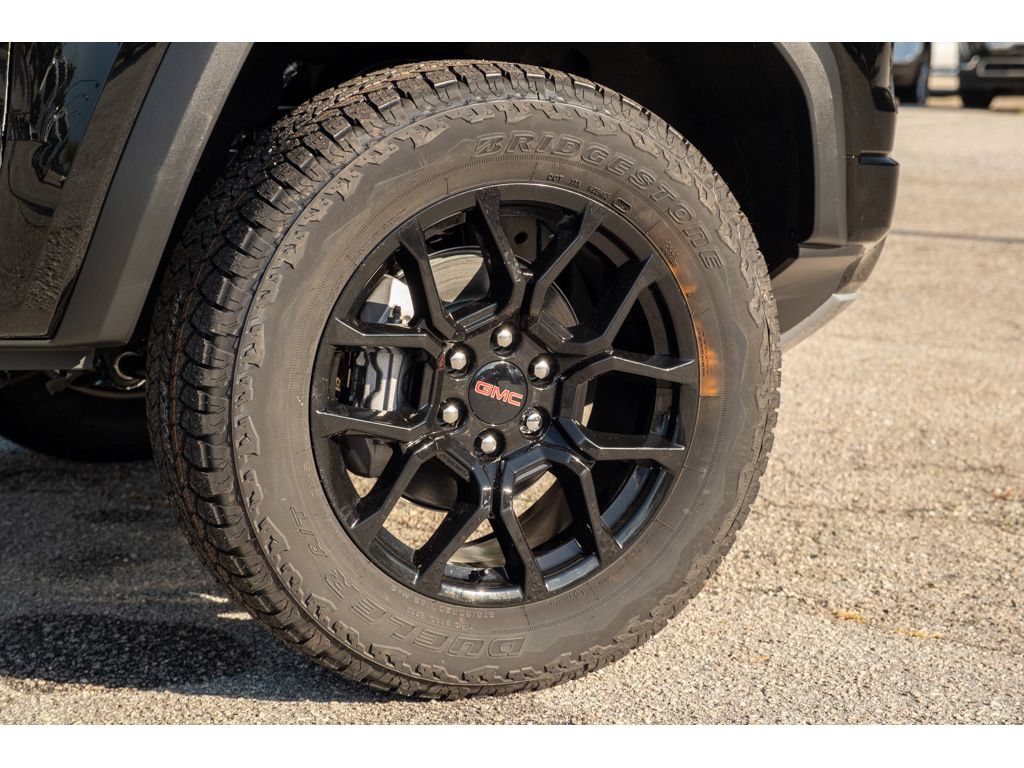 New 2026 GMC Canyon Denali w/ LPO, Denali Black Edition AWD/4WD image 10