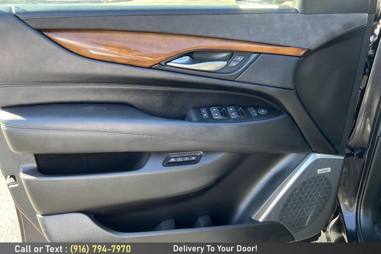 Used 2017 Cadillac Escalade ESV Premium Luxury AWD/4WD image 20