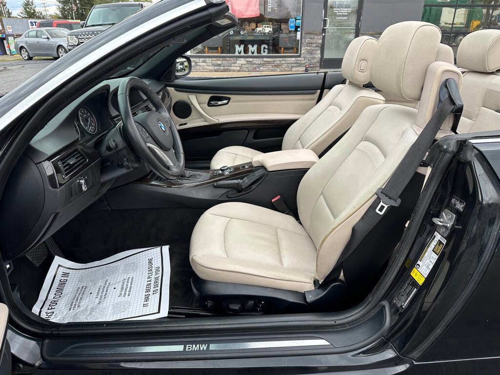 Used 2012 BMW 328i Convertible image 12