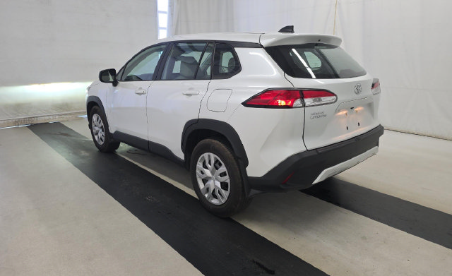 Used 2025 Toyota Corolla Cross L FWD image 3