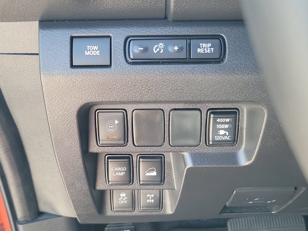 Used 2025 Nissan Frontier PRO-4X w/ Pro Convenience Package AWD/4WD image 19