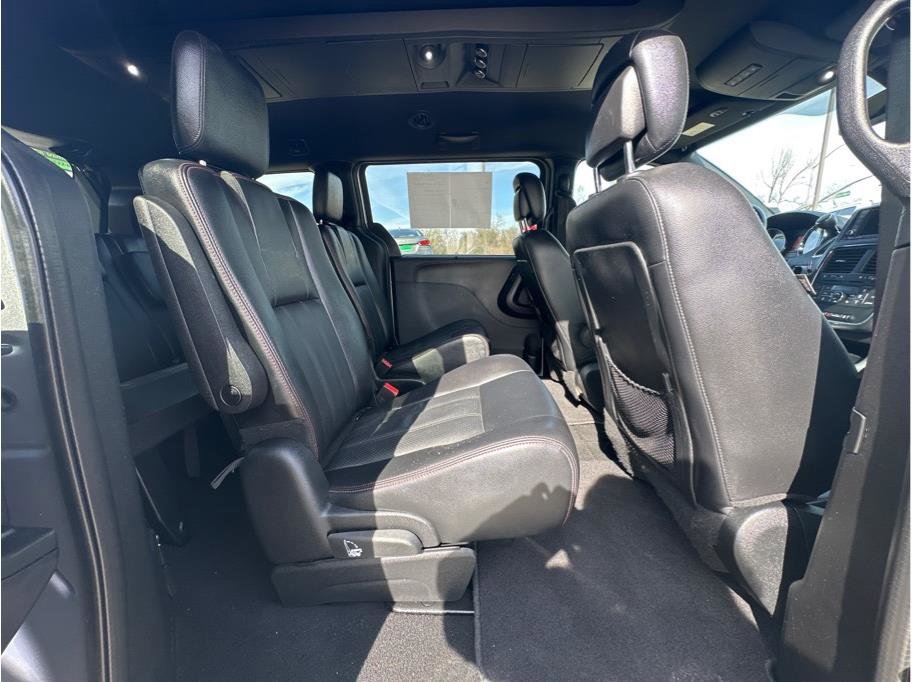 Used 2019 Dodge Grand Caravan GT image 12