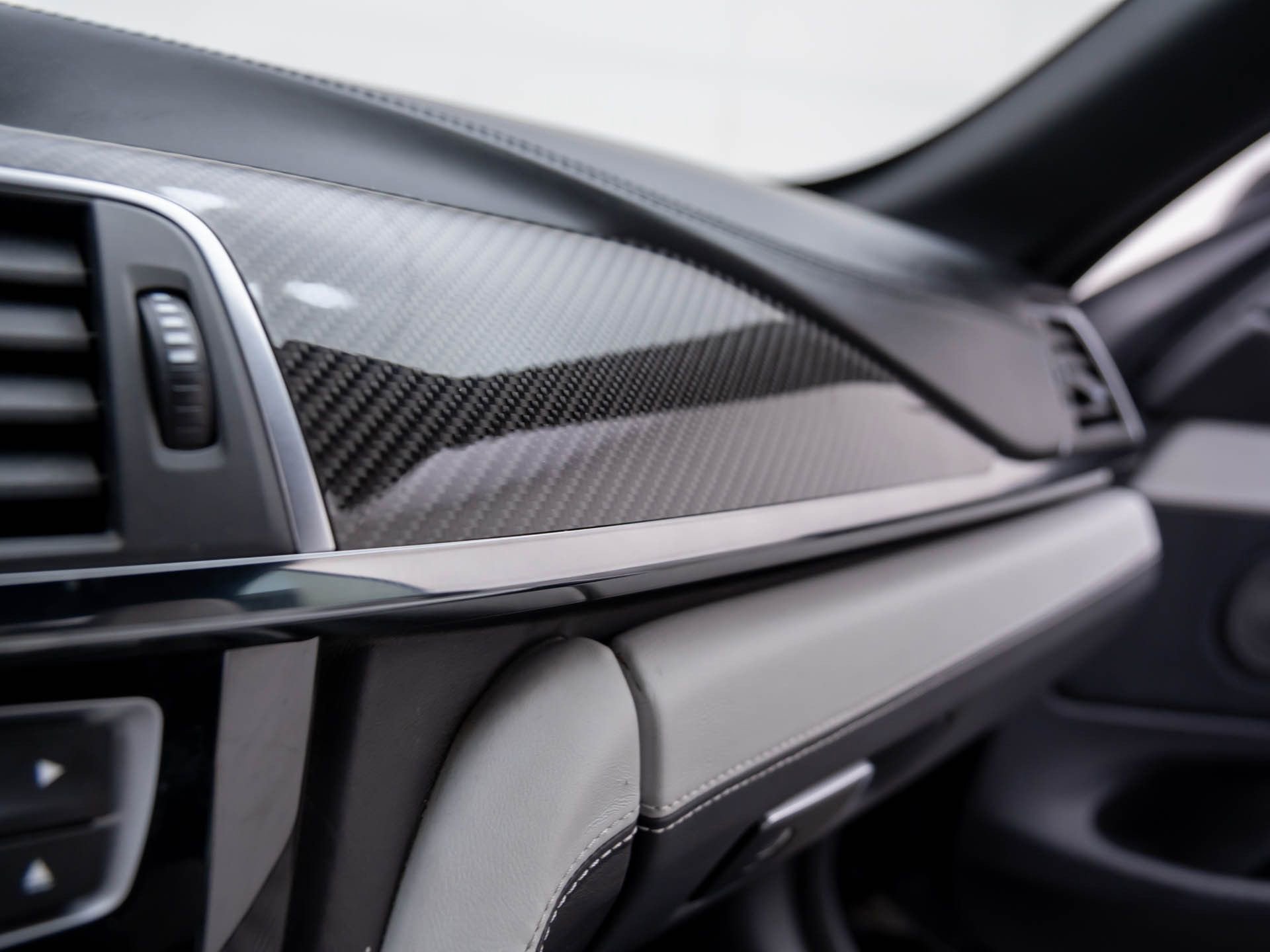 Used 2018 BMW M4 Convertible w/ Competition Package image 21