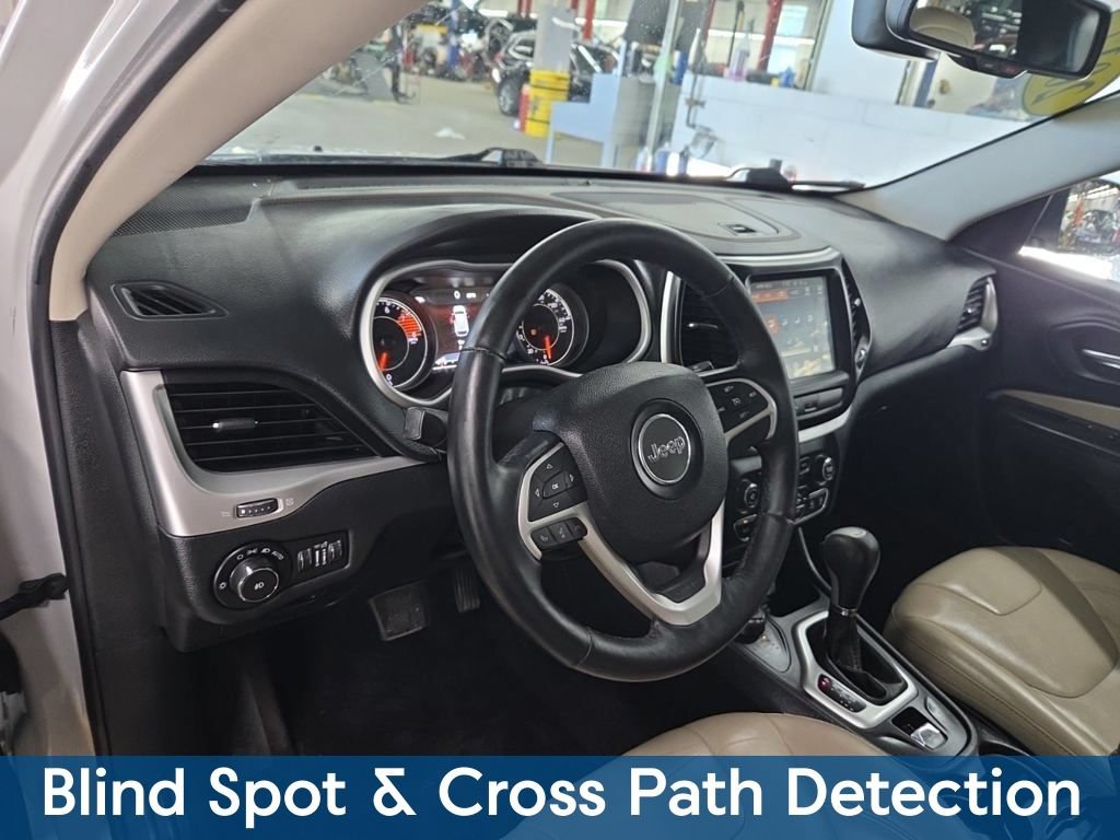 Used 2017 Jeep Cherokee Limited AWD/4WD image 8