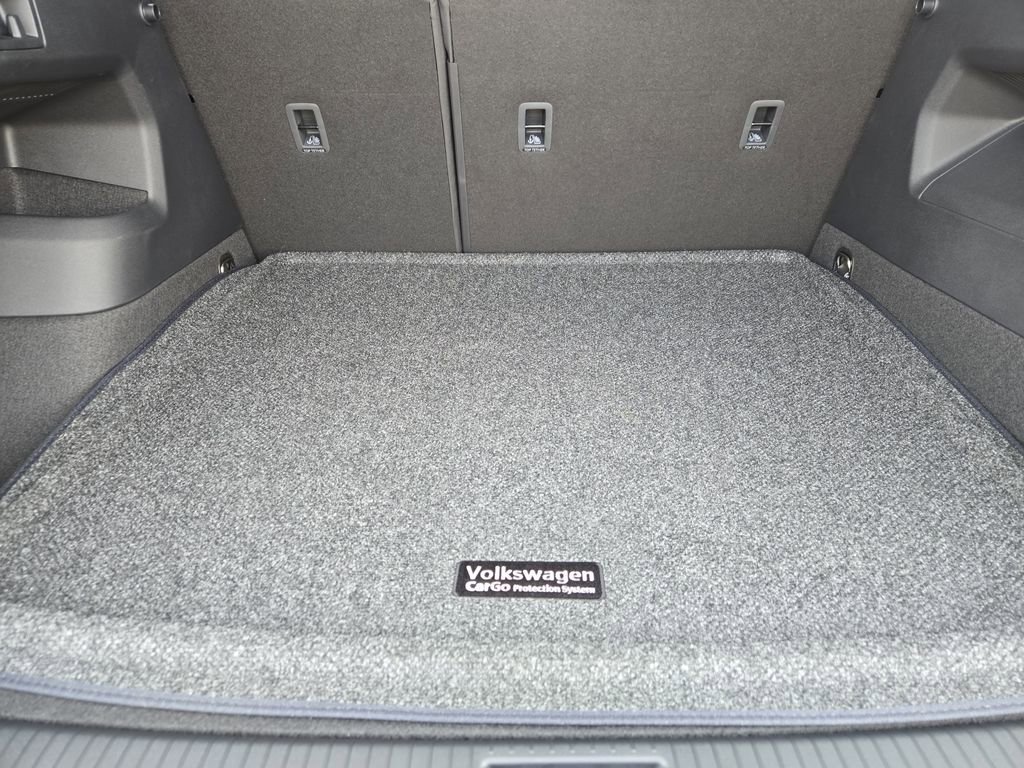 New 2026 Volkswagen Tiguan SE R-Line image 25