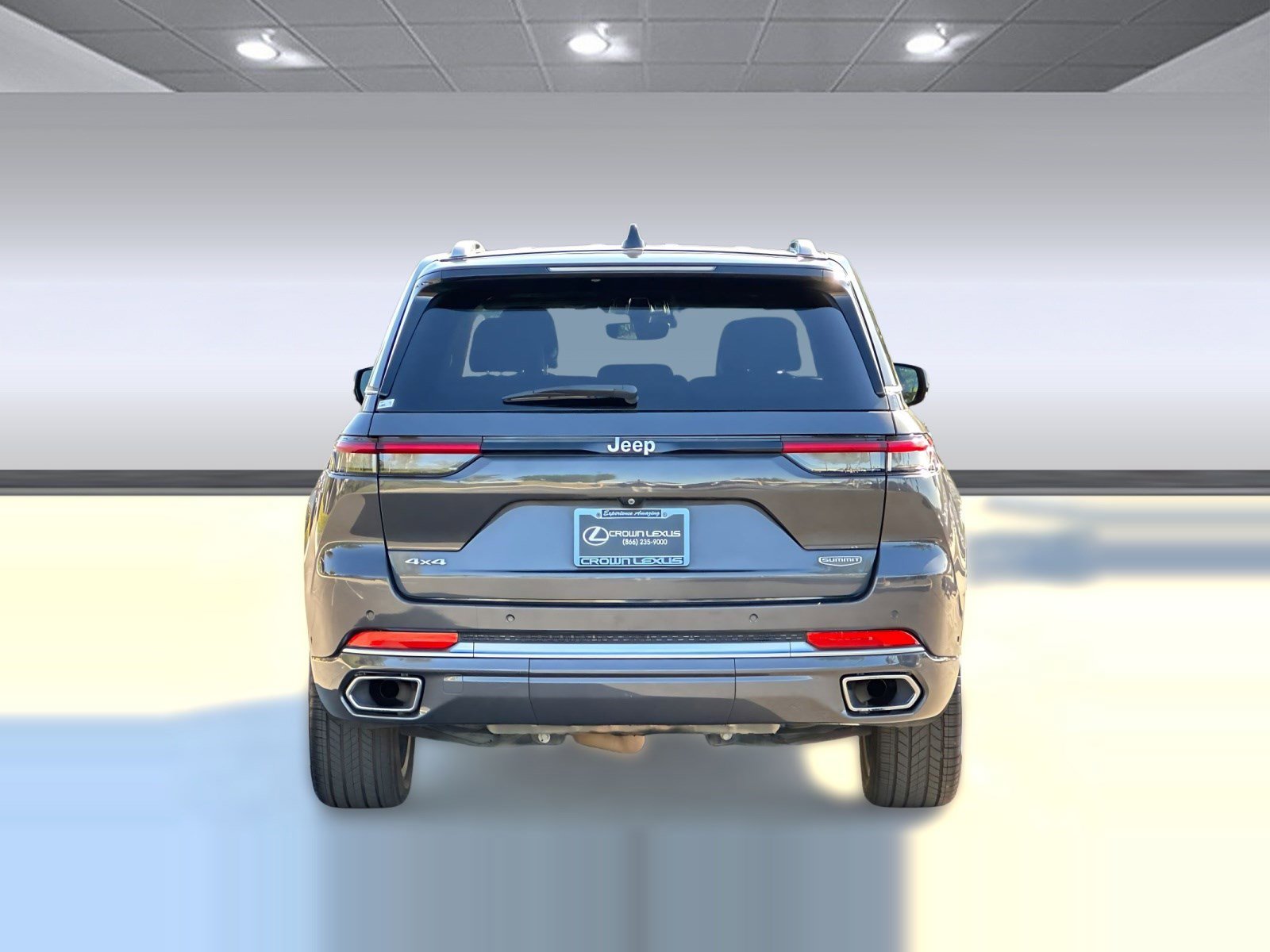 Used 2023 Jeep Grand Cherokee Summit image 9