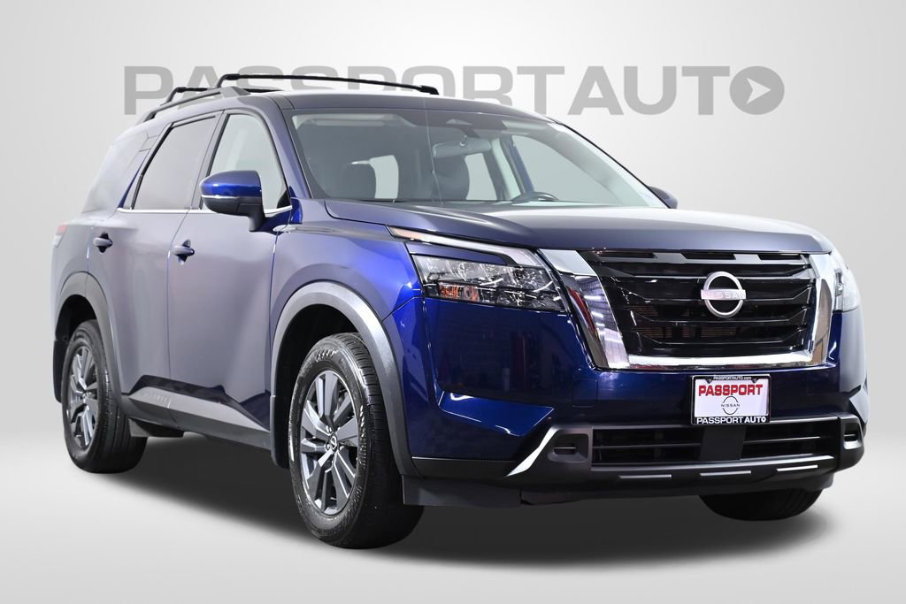 Used 2024 Nissan Pathfinder SV AWD/4WD image 4