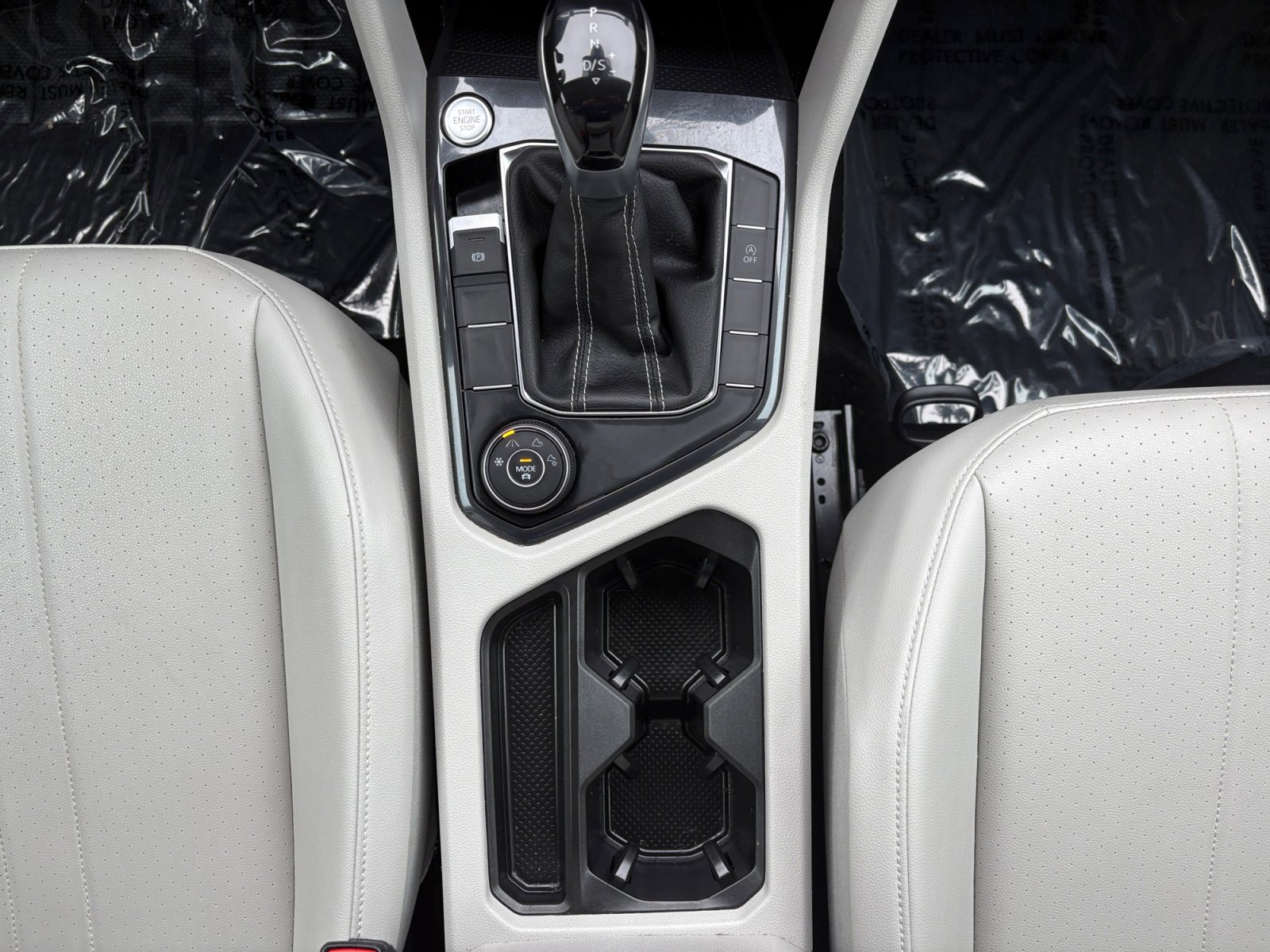 Used 2022 Volkswagen Tiguan SE image 8