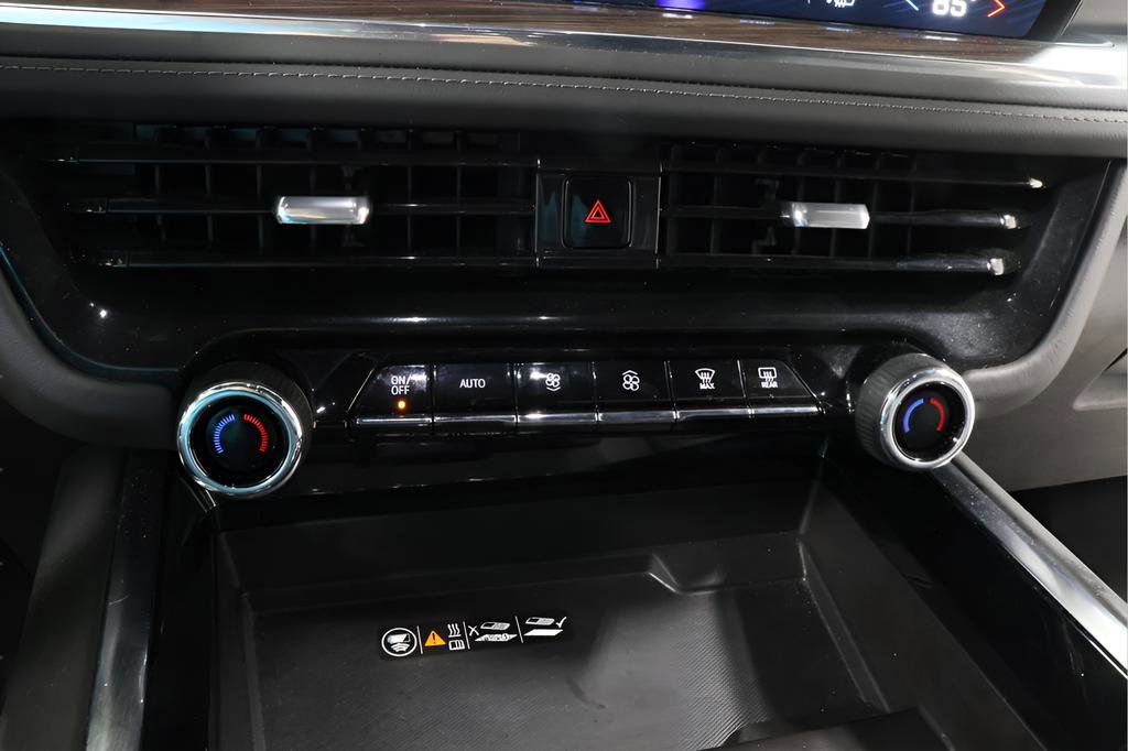 Used 2025 Chevrolet Suburban Z71 image 10