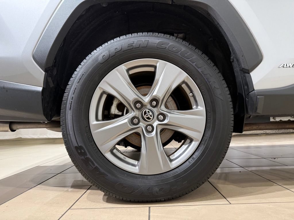 Certified 2024 Toyota RAV4 LE AWD/4WD image 9