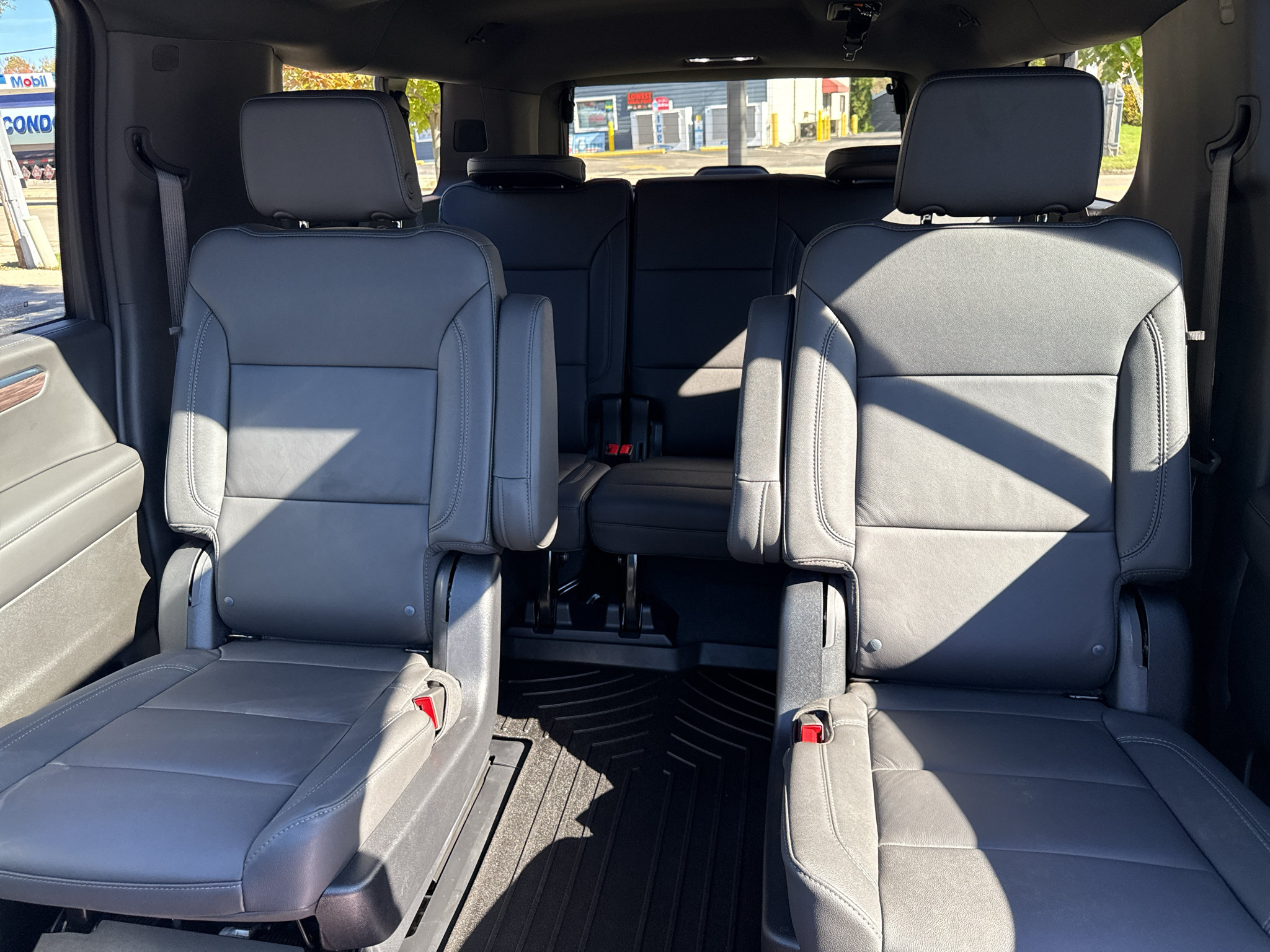 Used 2025 Chevrolet Suburban Z71 w/ Z71 Off-Road Package AWD/4WD image 40