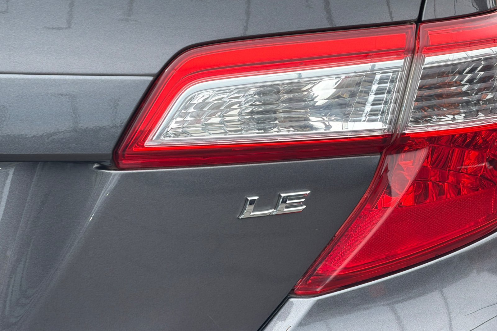 Used 2014 Toyota Camry LE FWD image 26