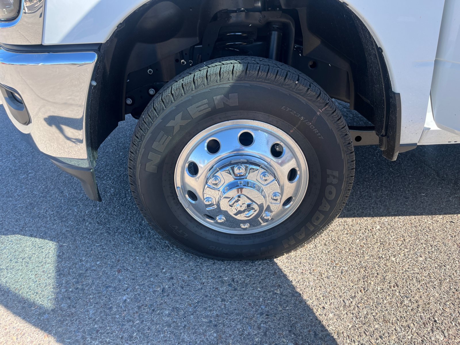 New 2026 RAM 3500 Tradesman w/ Chrome Appearance Group AWD/4WD image 25