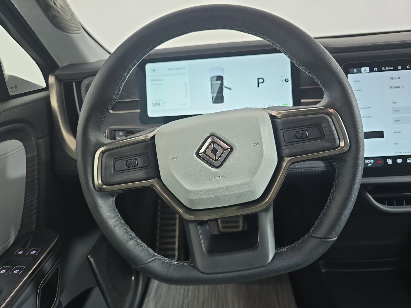 Used 2024 Rivian R1S Adventure AWD/4WD image 28