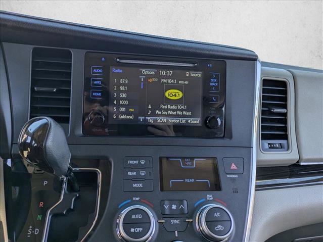 Used 2015 Toyota Sienna XLE image 14