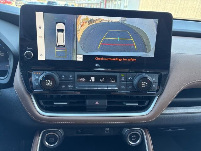 Used 2025 Toyota Grand Highlander AWD image 18