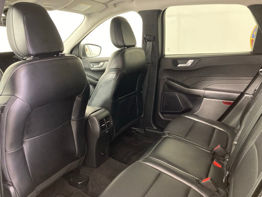 Used 2024 Ford Escape Platinum AWD/4WD image 17