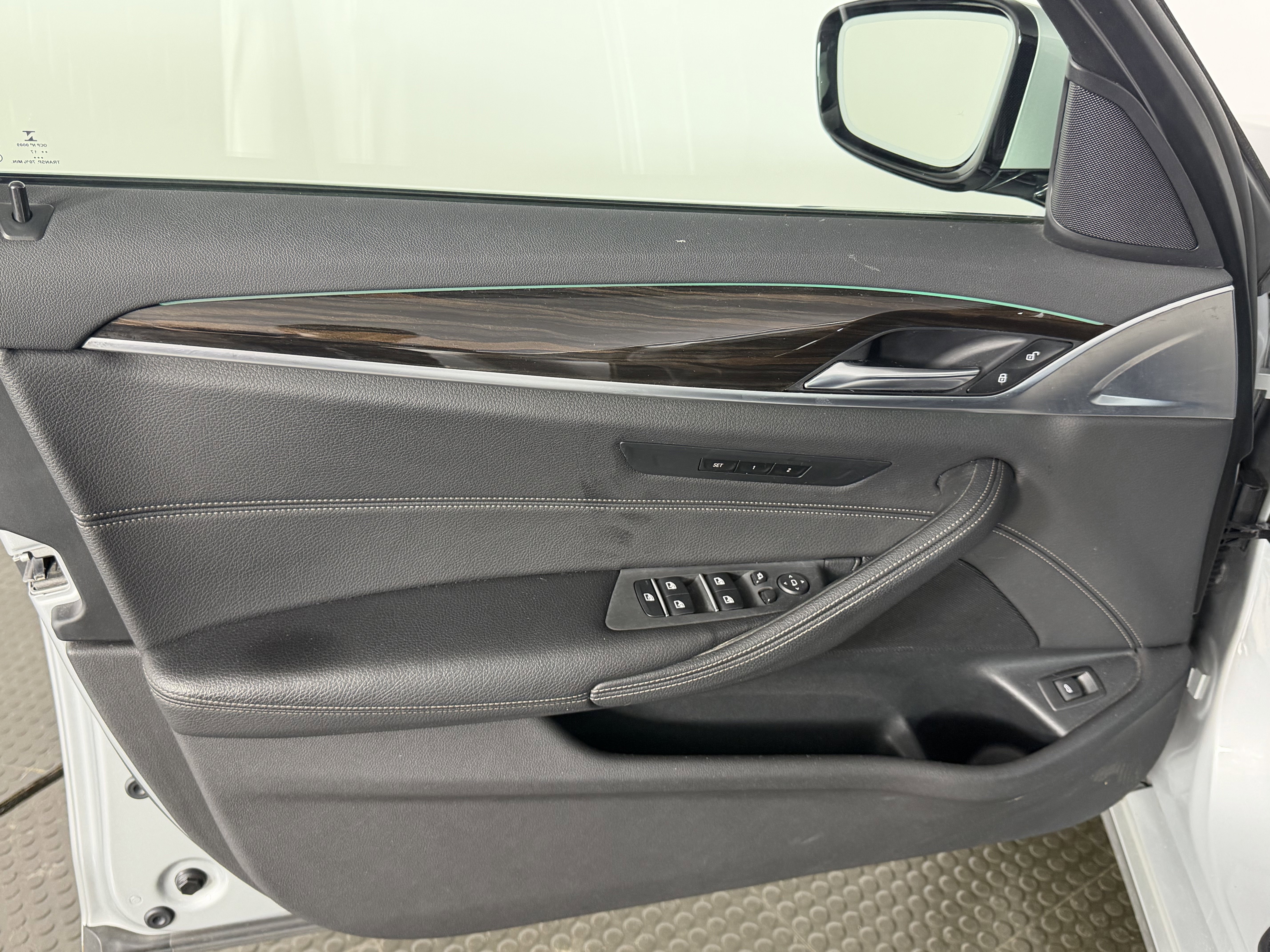 Used 2018 BMW 530i xDrive image 9
