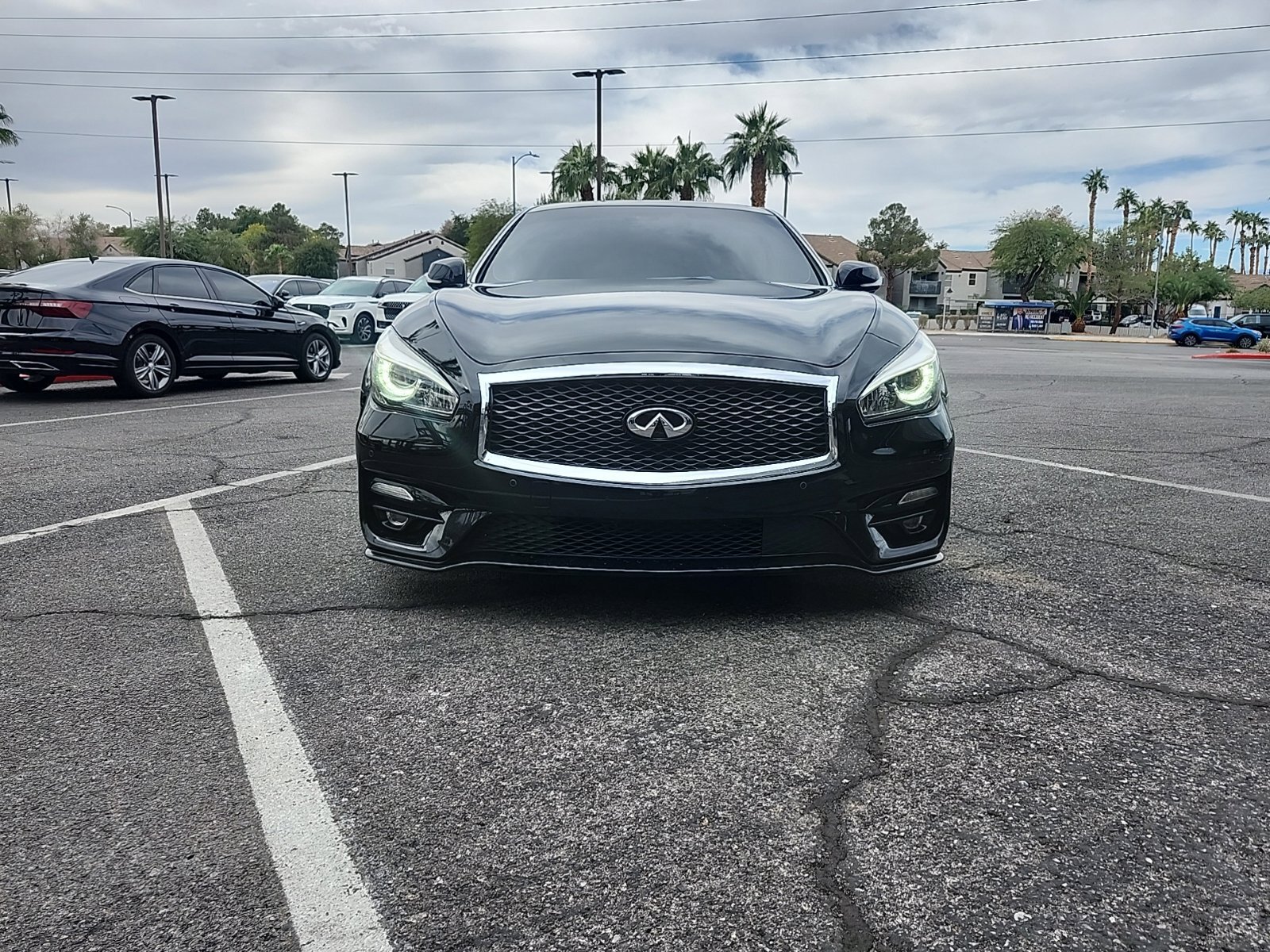 Used 2017 INFINITI Q70 3.7 w/ Technology Package AWD/4WD image 6