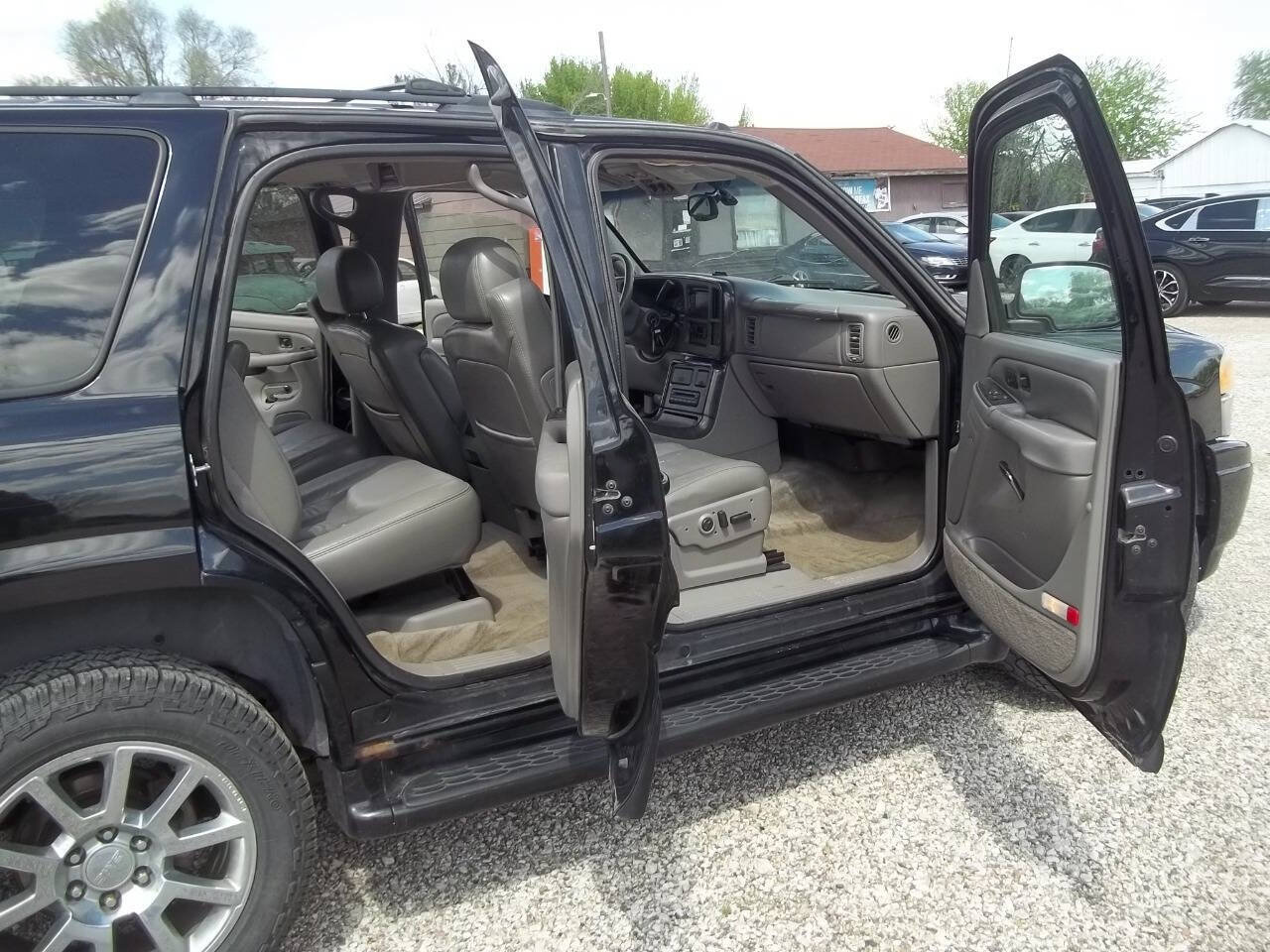 Used 2005 GMC Yukon Denali AWD/4WD image 10