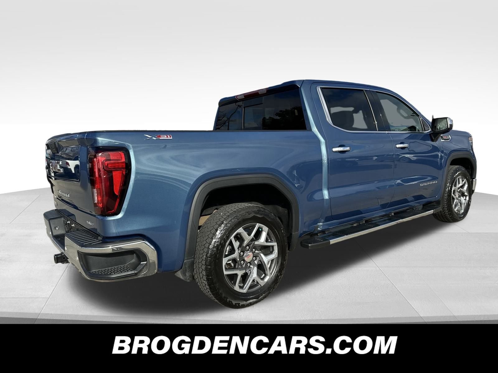 Used 2024 GMC Sierra 1500 SLT w/ SLT Premium Plus Package image 3