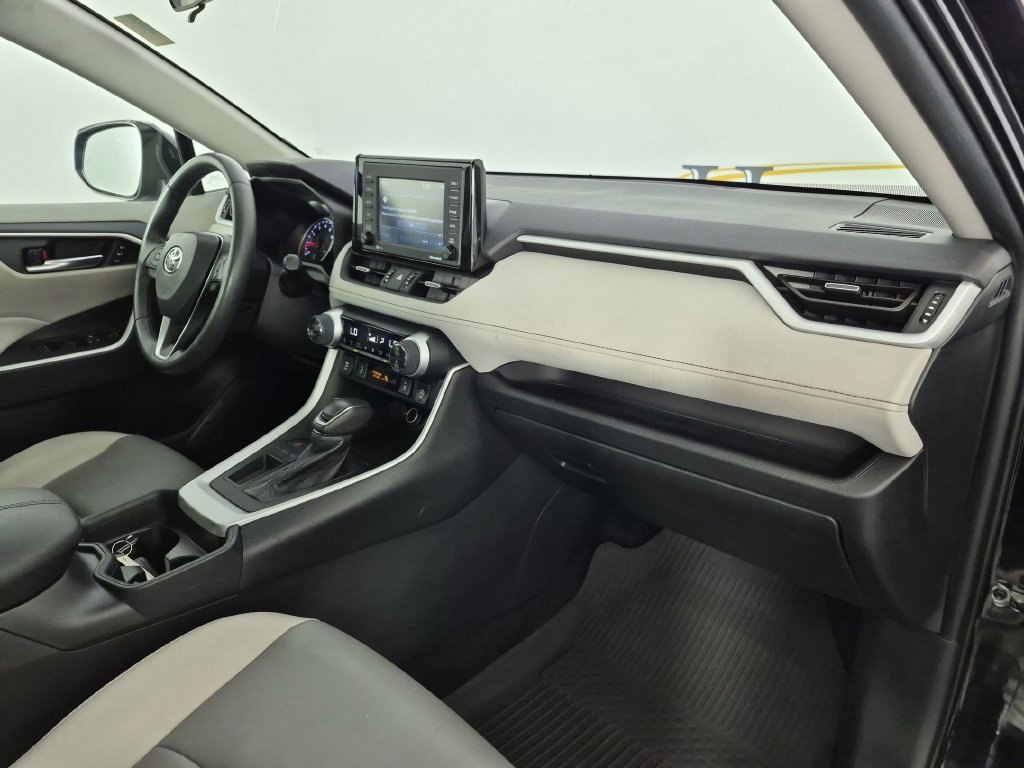 Used 2021 Toyota RAV4 XLE Premium FWD image 37
