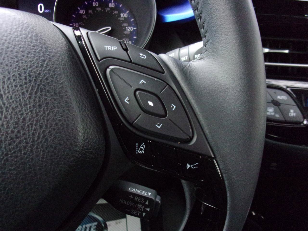 Used 2021 Toyota C-HR XLE image 17