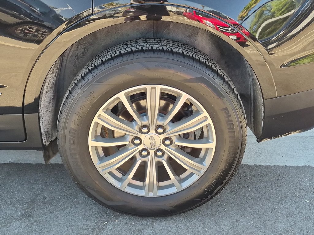 Used 2018 Cadillac XT5 Luxury w/ Driver Awareness Package FWD image 32