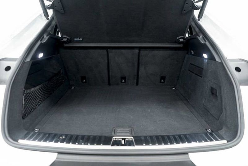 Used 2023 Porsche Cayenne Platinum Edition image 36