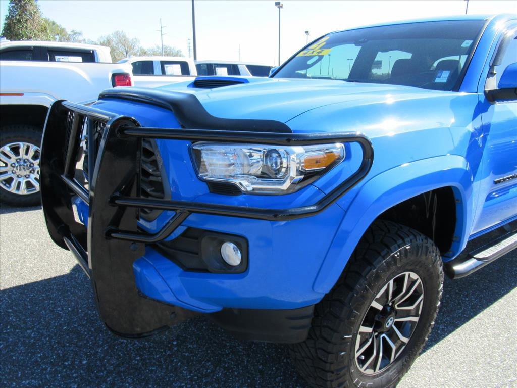 Used 2021 Toyota Tacoma TRD Sport image 3