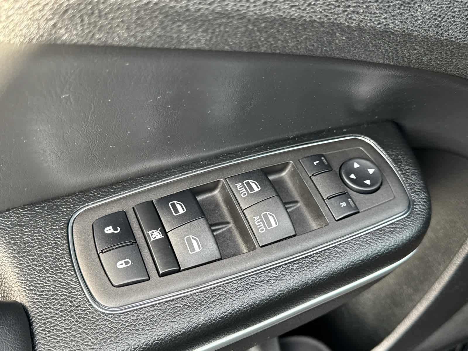 Used 2023 Chrysler 300 Touring L w/ Popular Equipment Group image 21