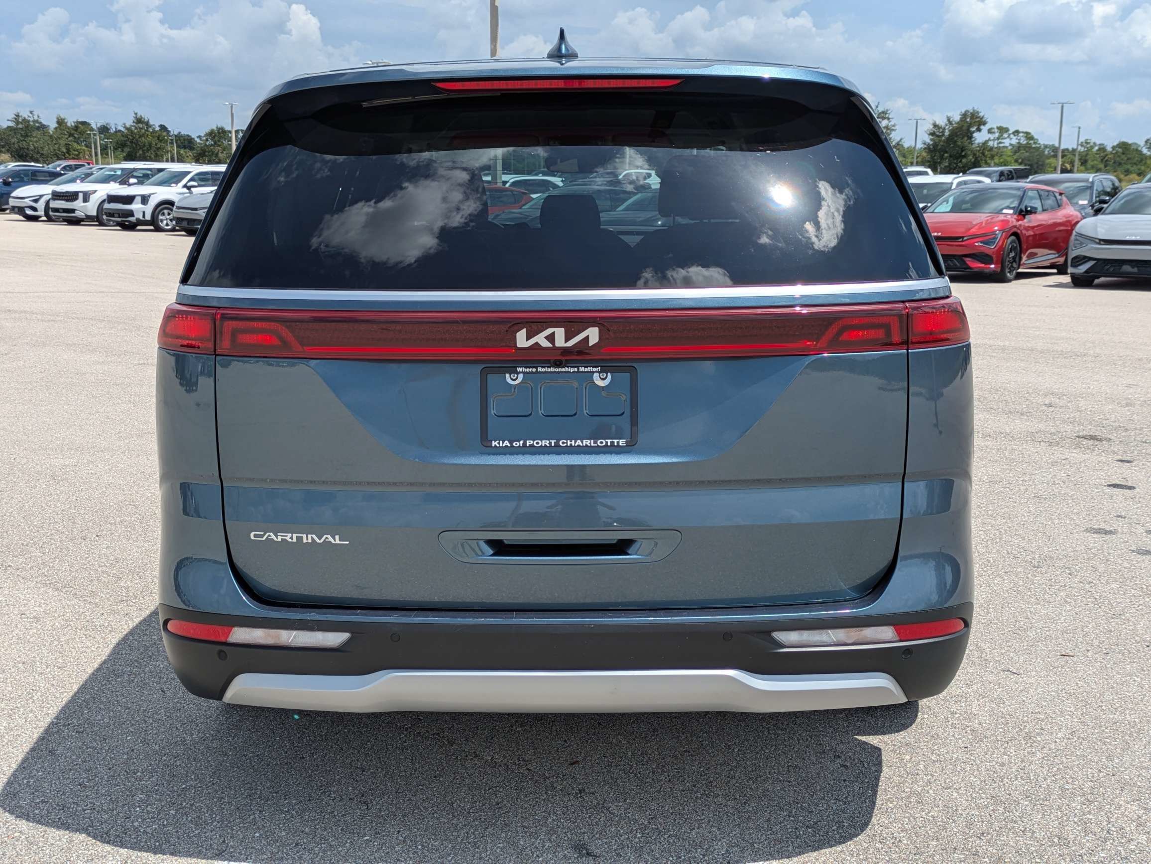 Certified 2024 Kia Carnival EX FWD image 6
