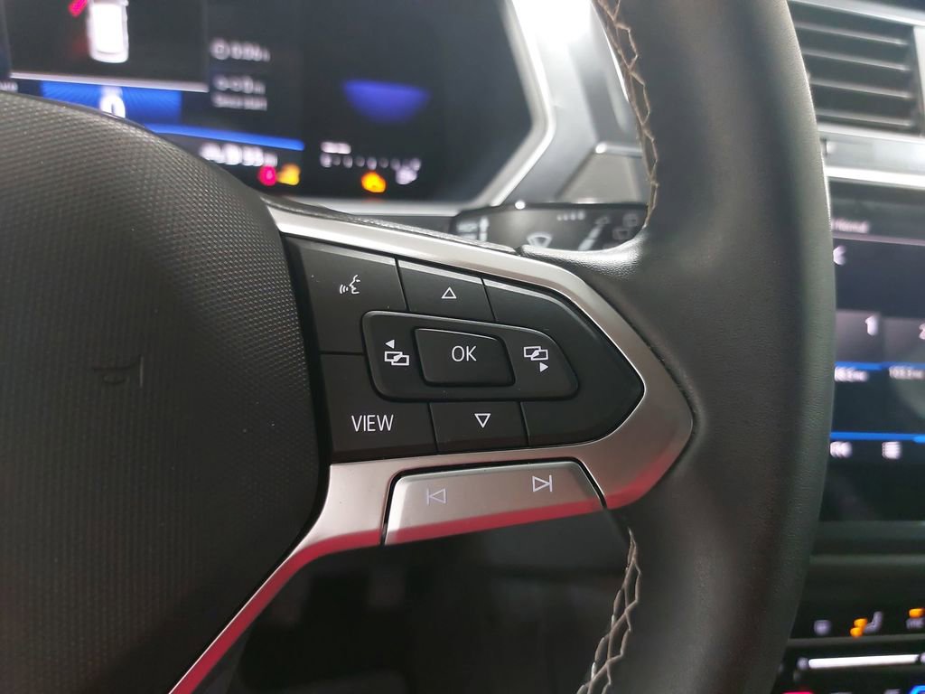 Used 2022 Volkswagen Tiguan SE image 17