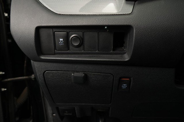 Used 2020 Toyota Sienna SE FWD image 38