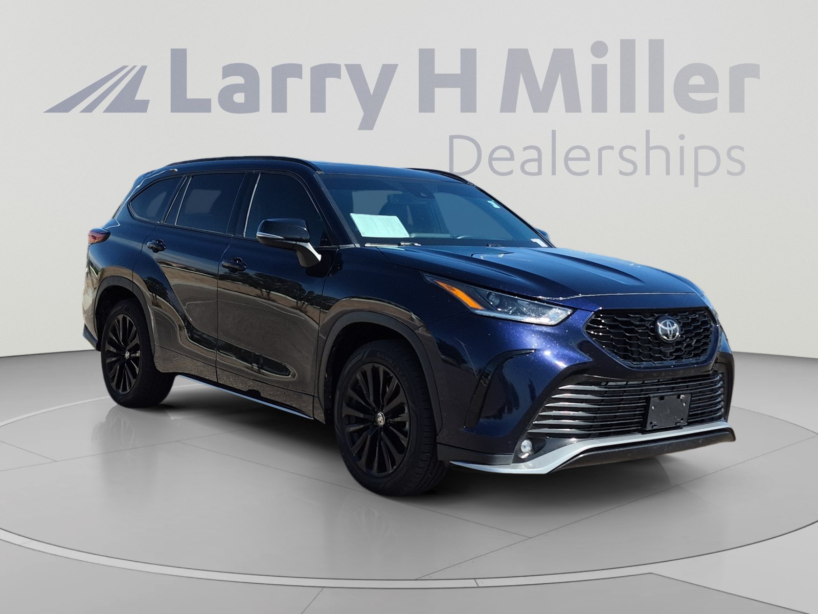 Used 2024 Toyota Highlander XSE AWD/4WD image 7