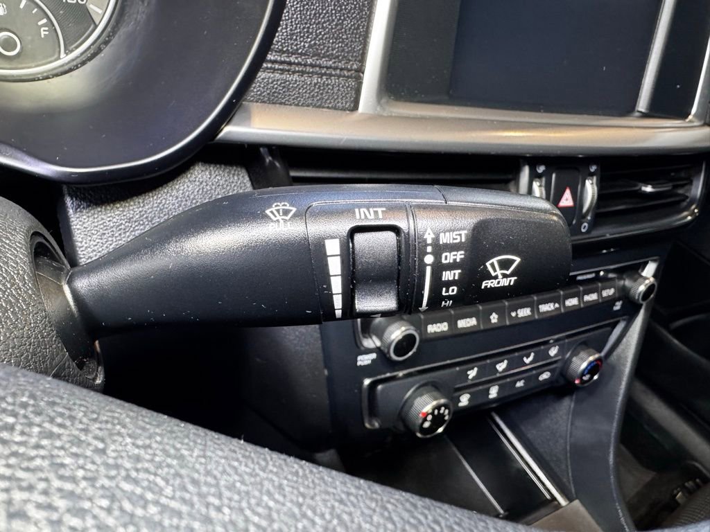 Used 2020 Kia Optima LX image 25