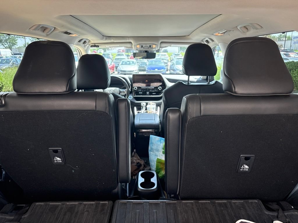 Used 2021 Toyota Highlander Platinum AWD/4WD image 6