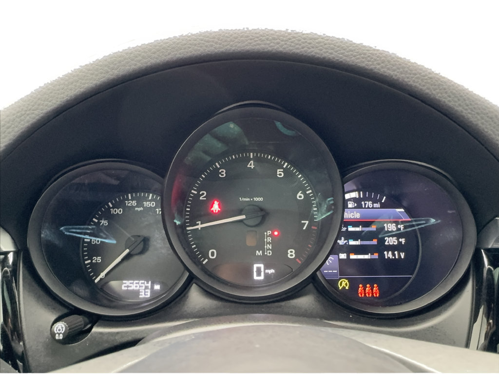 Used 2024 Porsche Macan Turbo AWD/4WD image 42