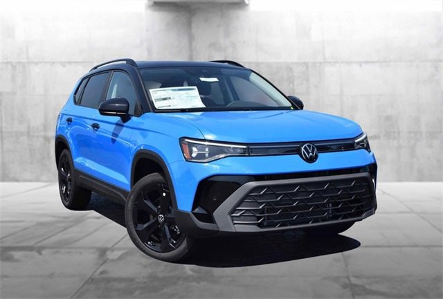 New 2025 Volkswagen Taos SE image 2
