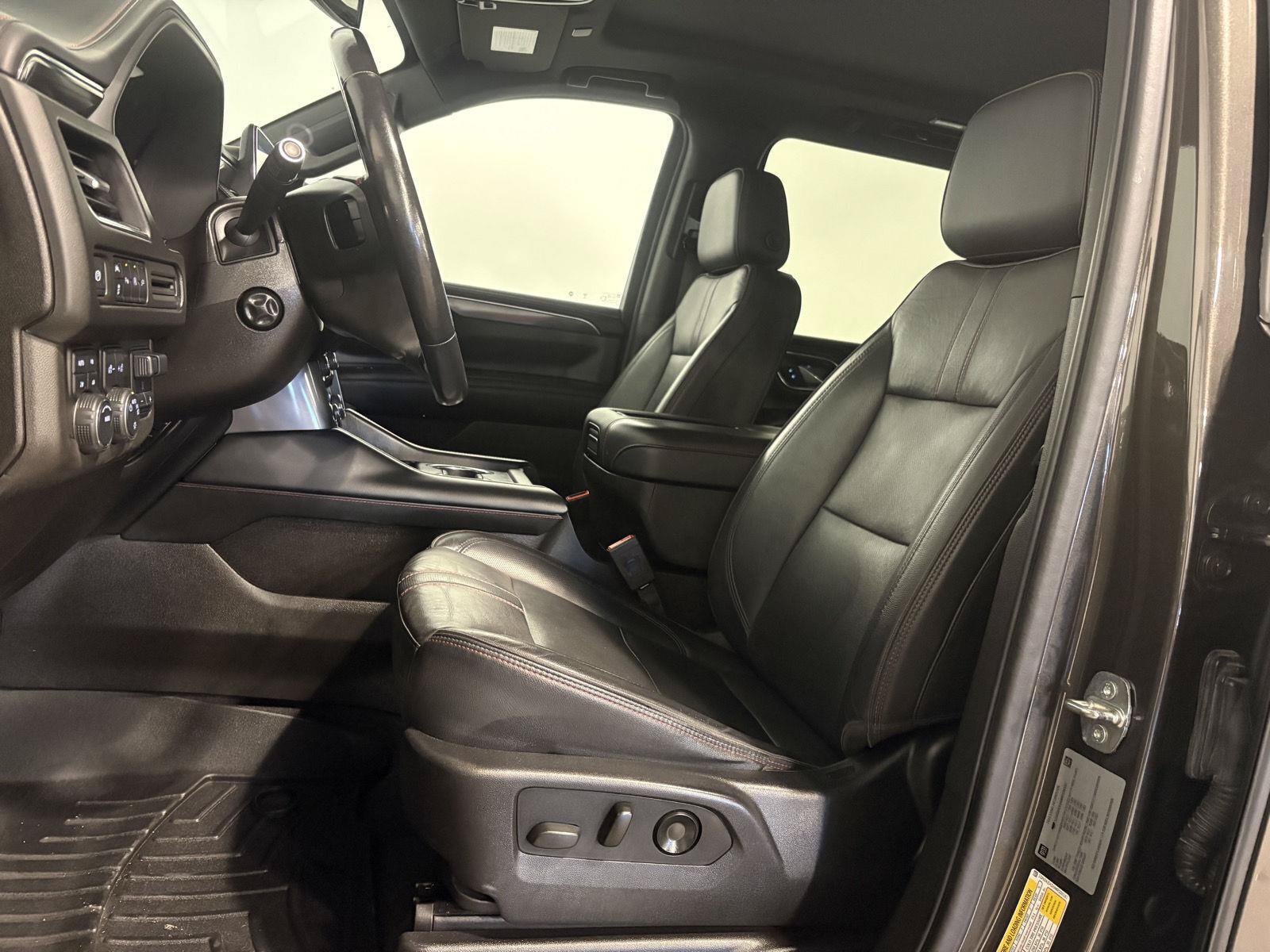 Used 2021 Chevrolet Suburban RST w/ Luxury Package AWD/4WD image 23